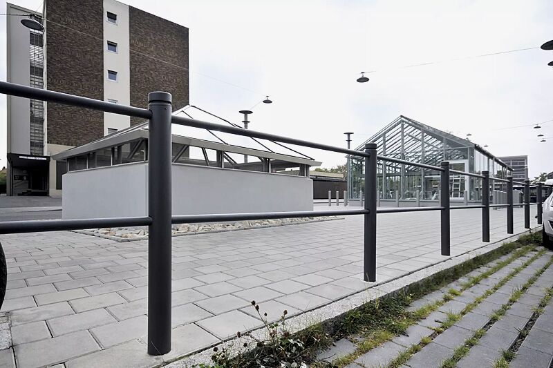 gelaendersystem-mit-poller-boulevard-83__shoKAT0014597