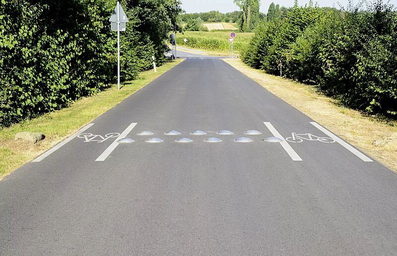 geschwindigkeitshemmer-koelner-teller__shoKAT0060922 Geschwindigkeitshemmer KÖLNER TELLER