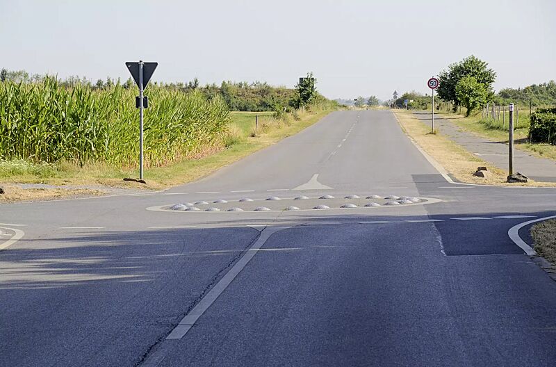 geschwindigkeitshemmer-koelner-teller__shoKAT0060924 Geschwindigkeitshemmer KÖLNER TELLER