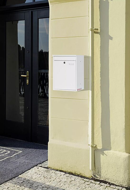 grossraumbriefkasten-blois__shoKAT0064660 Großraumbriefkasten BLOIS, Modell 2 in RAL 9016 verkehrsweiß