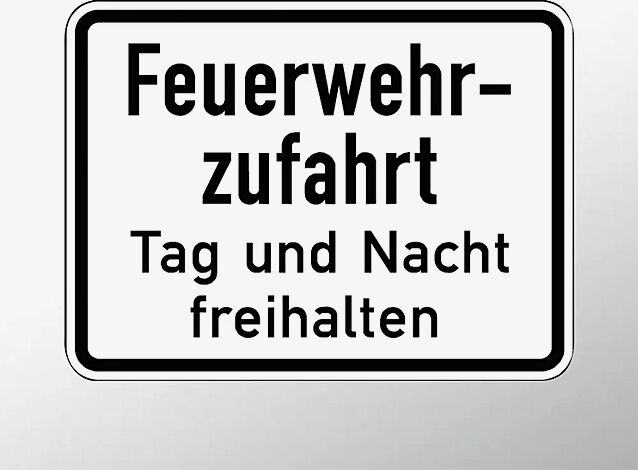 <div id="container" class="container">Verkehrszeichen: Feuerwehrzufahrt - Tag und Nacht freihalten</div>