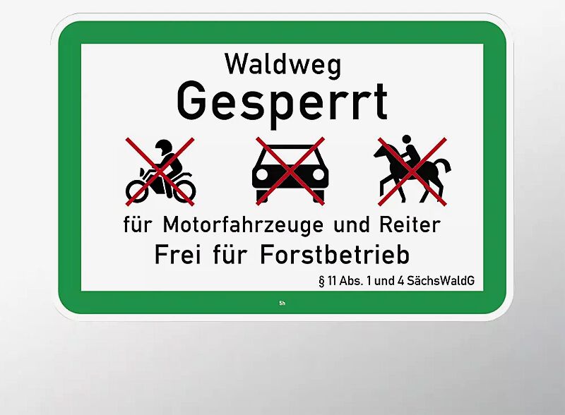 Hinweisschild: Waldweg gesperrt