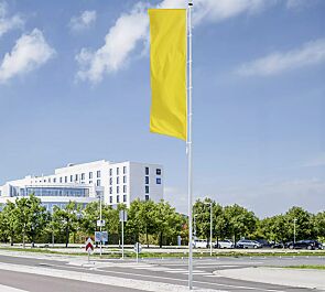 Konischer Aluminium-Fahnenmast MACON mit Teleskopausleger