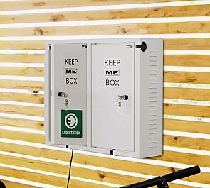 <div id=""container"" class=""container"">Ladegerätebox KEEP ME, 2 Schließfächer in RAL 9010 reinweiß, Wandbefestigung</div>