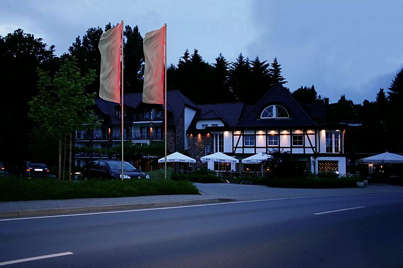 led-fahnenmast-appear__shoKAT0009370 led-fahnenmast-appear__shoKAT0009370