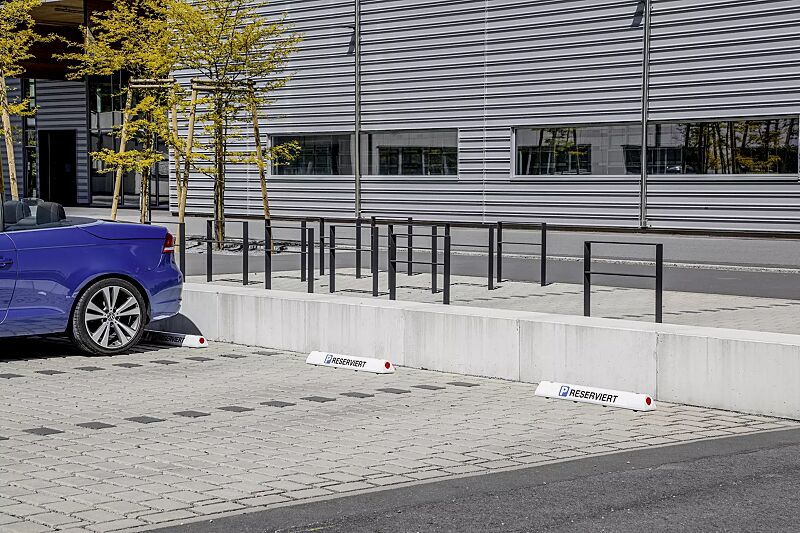 Leitbalken COBRA, Länge 900 mm in weiß mit Beschriftung (gegen Mehrpreis)