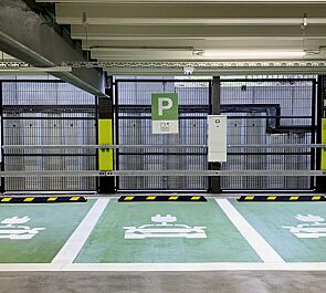 Leitbalken LIMNOS, schwarz mit gelben Reflexstreifen