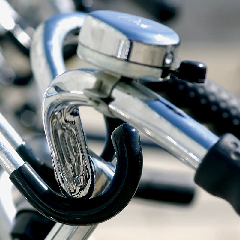 lenkerhaltesystem-apropos__shoKAT0068403 Detail: schwarze Kunststoffhülle