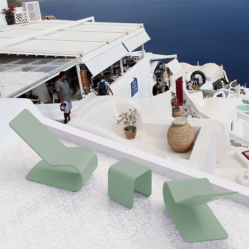 Liegebank CLIP und Tisch CLIP zum freien Aufstellen, aus UTC®-Beton in mintgrün