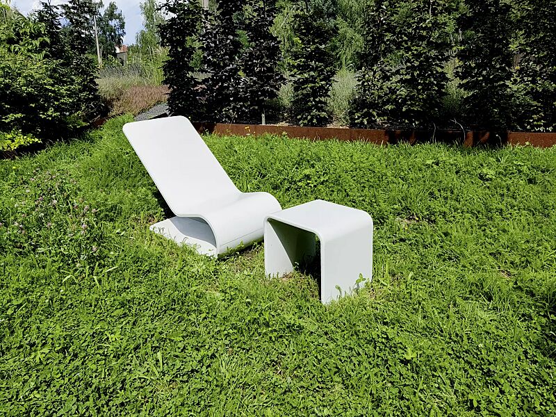 liegebank-clip__shoKAT0068006 Liegebank SPRING und Tisch CLIP, aus UTC®-Beton in weiß