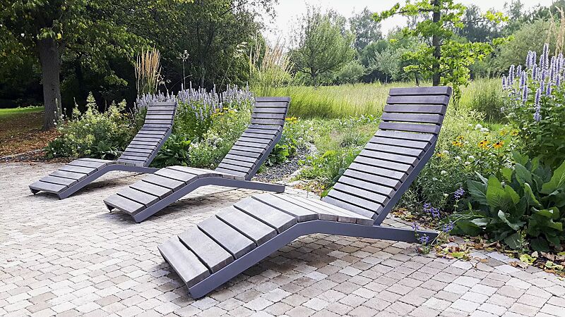 liegebank-rivage__shoKAT0060179 Liegebank RIVAGE zum Aufdübeln, mit Jatobaholzbelattung, Stahlteile in RAL 9007 graualuminium