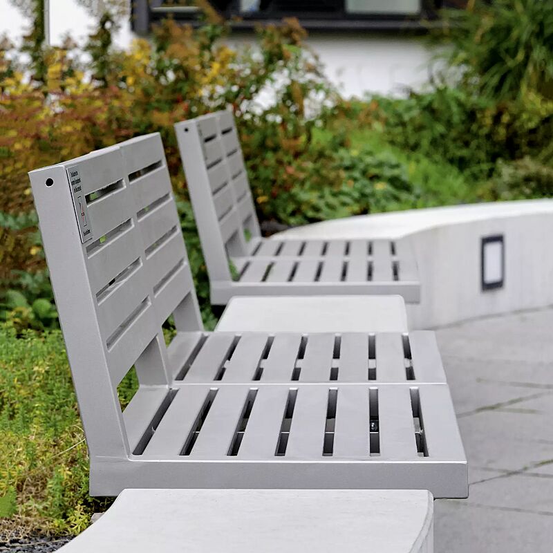 Mauerauflage LIGURIA mit Rückenlehne, Breite 900 mm, Stahlteile in RAL 9007 graualuminium