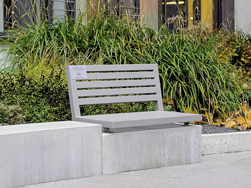 mauerauflage-liguria__shoKAT0038665 Mauerauflage LIGURIA mit Rückenlehne, Breite 900 mm, Stahlteile in RAL 9007 graualuminium