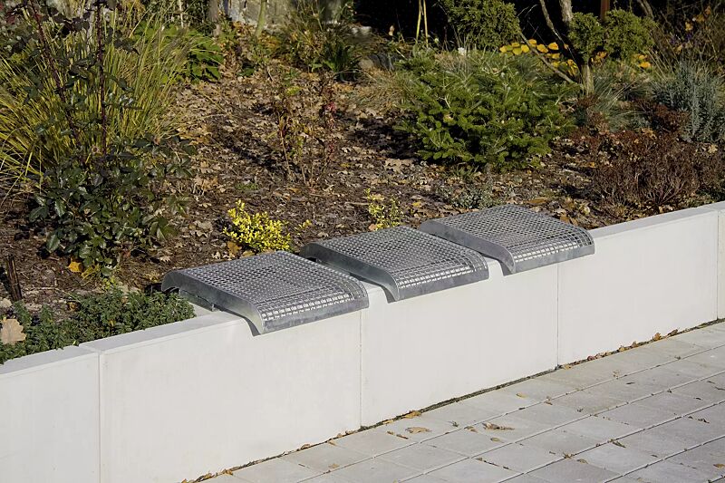 Mauerauflage LINUS ohne Rückenlehne, Einzelsitz, in RAL 9007 graualuminium