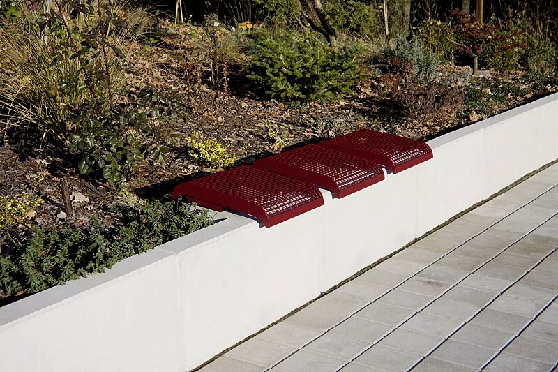 mauerauflage-linus__shoKAT0024536 Mauerauflage LINUS ohne Rückenlehne, Einzelsitz, in RAL 3005 weinrot