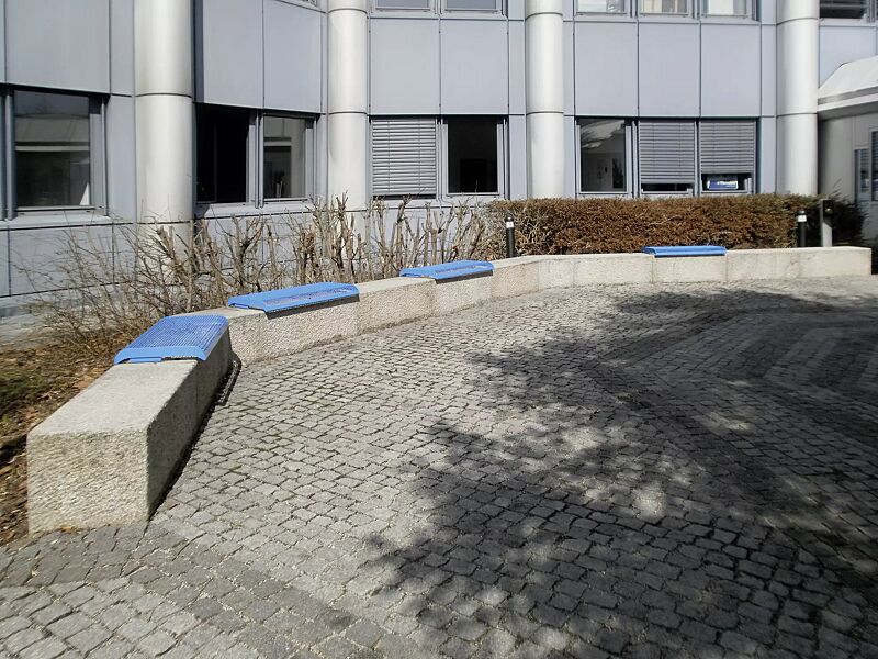 mauerauflage-linus__shoKAT0025631 Mauerauflagen LINUS, Sitzbänke ohne Rückenlehne, in RAL 5015 himmelblau