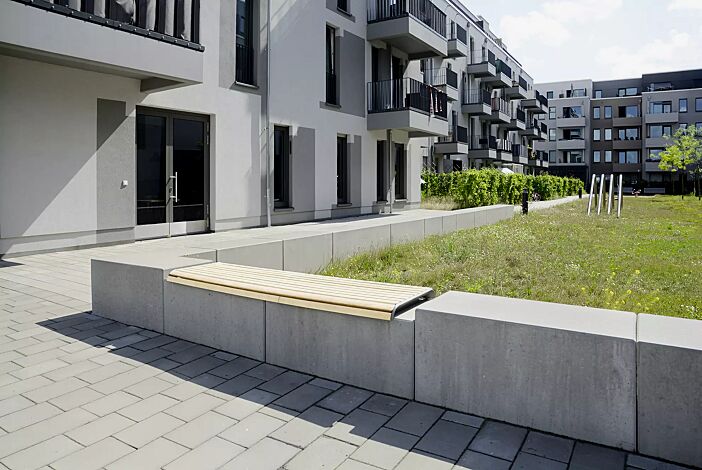 Mauerauflage PORT ohne Rückenlehne, Breite 1820 mm, mit Robinienholzbelattung