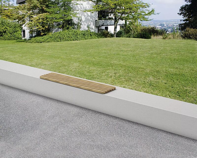 Mauerauflage REFORMA mit Längsbelattung, Breite 1800 mm, mit Robinienholzbelattung