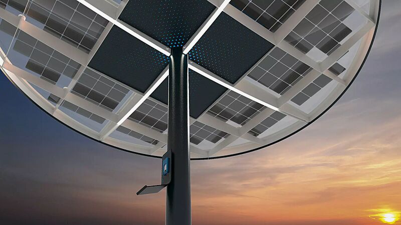 meeting-point-pin-pv__shoKAT0071571 Detailansicht von unten: Solarpaneele mit Unterverkleidung für Elektrokomponente