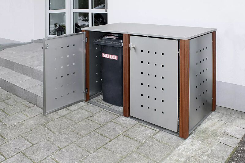 muellbehaelterschrank-garland__shoKAT0039793 Müllbehälter-Doppelschrank GARLAND mit Flachdach, Türen, Dach, Rück- / Seitenwandelemente aus Edelstahl, Pfosten in Bangkiraiholz