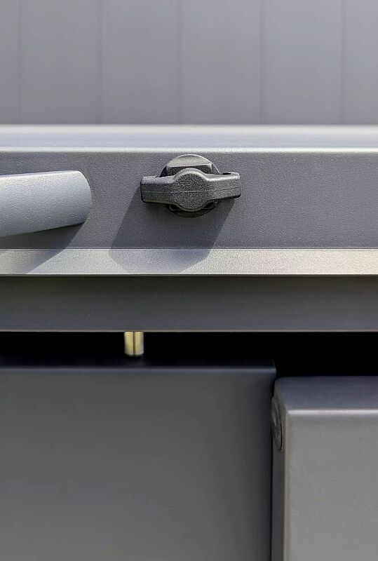 muellbehaelterschrank-styleout-blank__shoKAT0076526 Detail: Drehriegelschloss