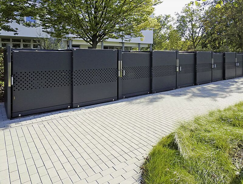 muellbehaelterschrank-styleout-qubis-1100__shoKAT0067911 Müllbehälter-Doppelschrank STYLEOUT® QUBIS 1100 für 4-Rad-Abfallgroßbehälter, Schiebetüren mit Quadratlochung, Aluminiumkonstruktion in RAL 7016 anthrazitgrau