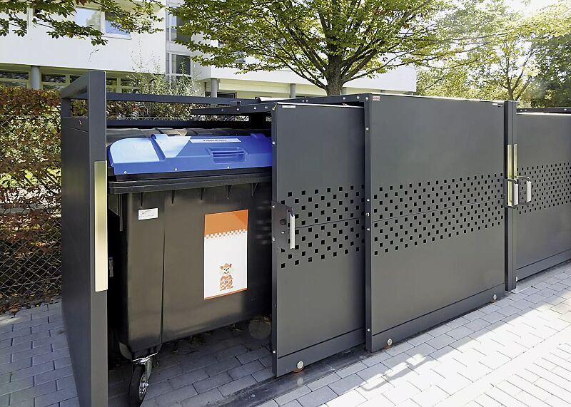 muellbehaelterschrank-styleout-qubis-1100__shoKAT0067914 Müllbehälter-Doppelschrank STYLEOUT® QUBIS 1100 für 4-Rad-Abfallgroßbehälter, Schiebetüren mit Quadratlochung, Aluminiumkonstruktion in RAL 7016 anthrazitgrau