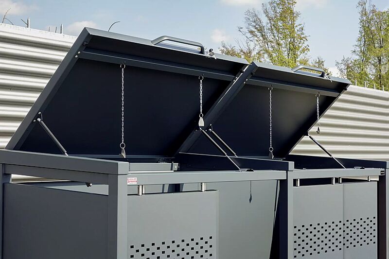 muellbehaelterschrank-styleout-qubis__shoKAT0069589 Detail: geteiltes Klappdach für Müllbehälter-Vierfachschrank