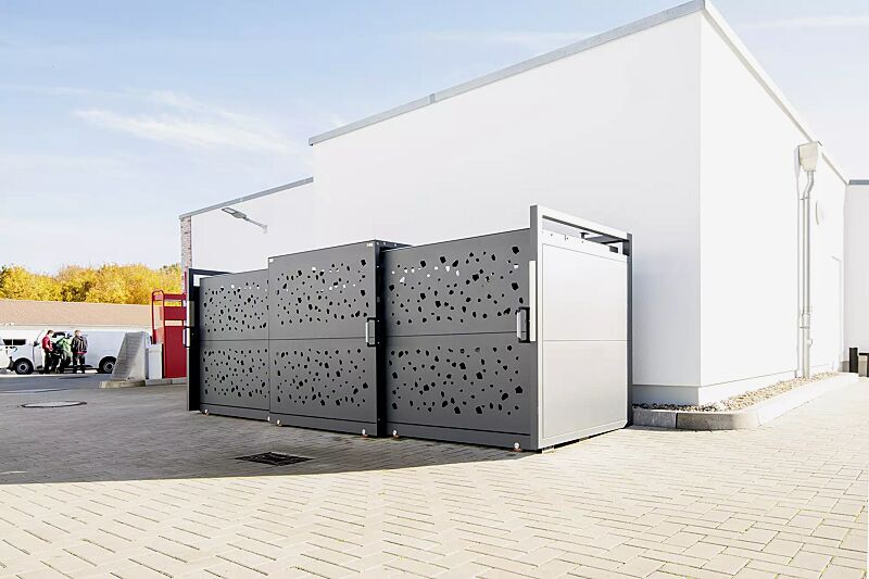 muellbehaelterschrank-styleout-tomo-1100__shoKAT0069791 Müllbehälter-Dreifachschrank STYLEOUT® TOMO 1100 für 4-Rad-Abfallgroßbehälter, Schiebetüren mit Designlochung, Aluminiumkonstruktion in RAL 7016 anthrazitgrau