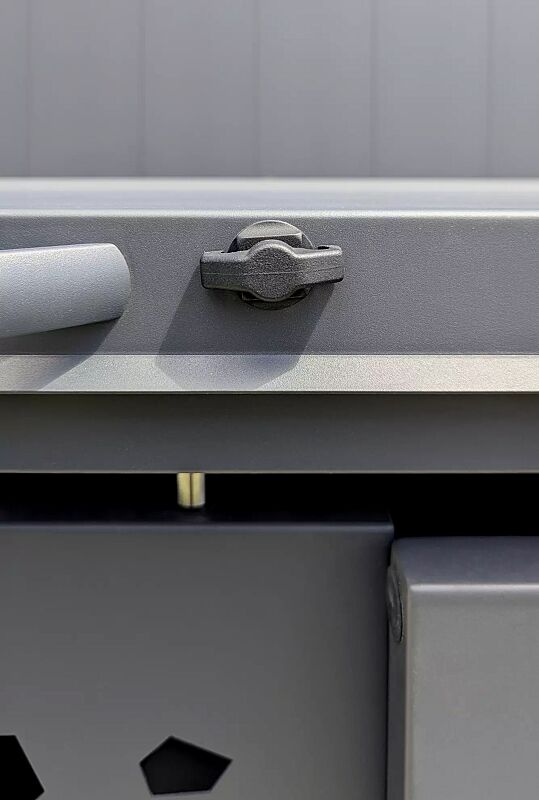 muellbehaelterschrank-styleout-tomo__shoKAT0076525 Detail: Drehriegelschloss