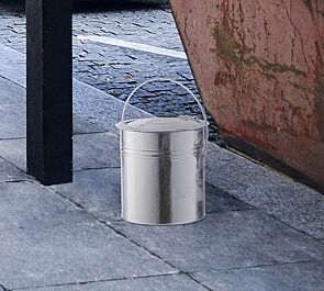 <div id="container" class="container">Mülleimer ARNOLD</div>