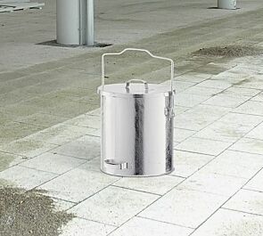 <div id="container" class="container">Mülleimer KAMPI</div>