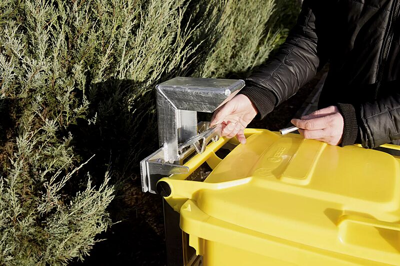 muelltonnensaeule-fixout__shoKAT0052905 Arritierung