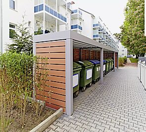 MULTIPORT® Wertstoff mit auftragsbezogener Anpassung, Dachbreite x Dachtiefe 14000 mm x 1500 mm, Rück- / Seitenwände mit Trespa®-Leisten in terracotta, Stahlkonstruktion in RAL 7036 platingrau