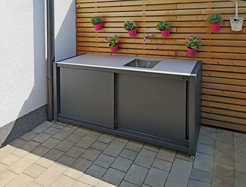 outdoor-kueche-cookout-blank__shoKAT0060215 Sommerküche COOKOUT® BLANK, Breite 1450 mm, Stahlkonstruktion und Schiebetüren in RAL 7012 basaltgrau