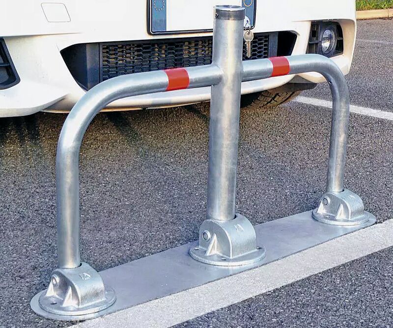 parkbuegel-ostara__shoKAT0056481 Parkbügel OSTARA zum Aufdübeln, mit Bodenplatte, mittels Profilzylinderschloss, feuerverzinkt