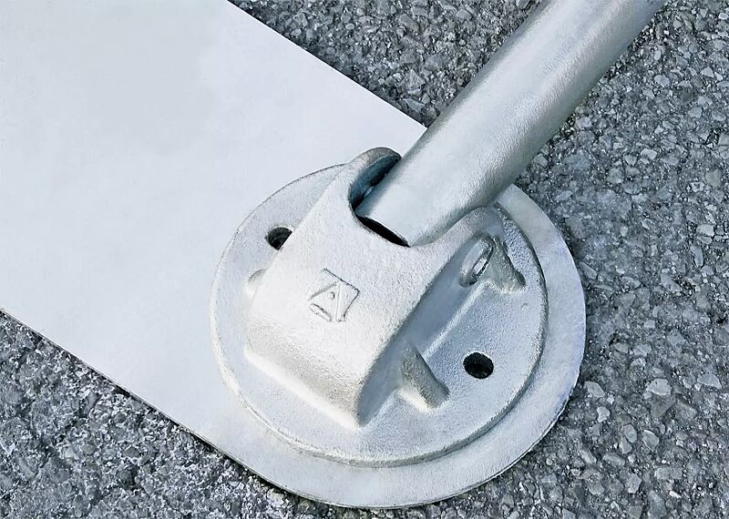 parkbuegel-ostara__shoKAT0056498 Detail: Fußplatte mit Bodenplatte