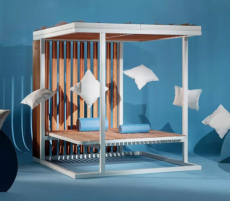 Pavillon CUBY DREAM, Dachbreite x Dachtiefe 2200 mm x 2200 mm, Dacheindeckung und Wandfüllung mit Holzjalousie, Liegefläche aus Holz, Stahlkonstruktion in RAL 9010 reinweiß