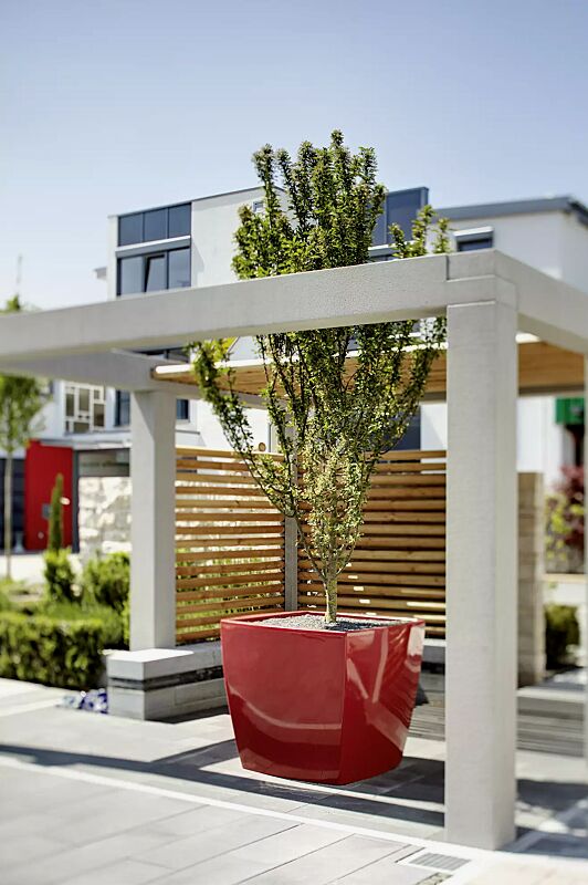 pflanzbehaelter-delhi__shoKAT0042480 Pflanzbehälter DELHI in rubinrot ähnlich RAL 3003