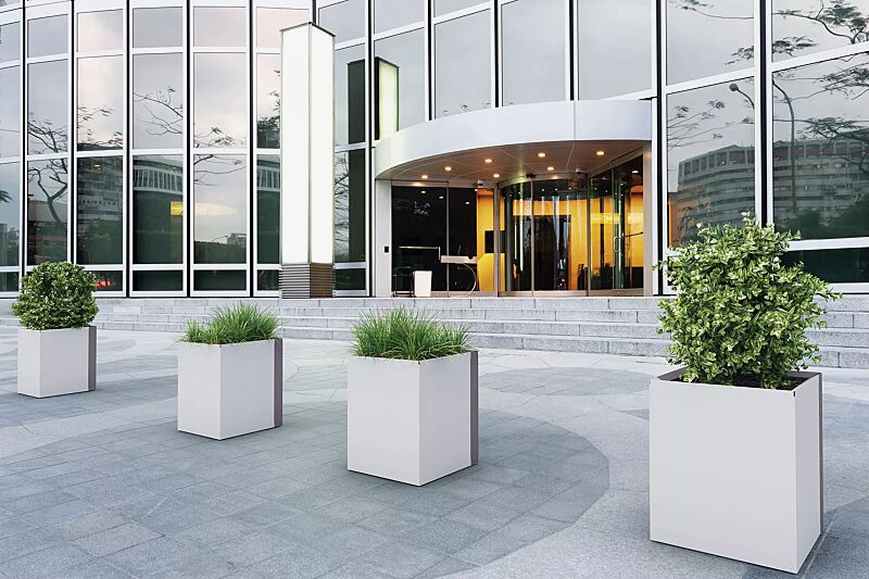 Pflanzbehälter DUO, quadratisch, Höhe 850 mm, in RAL 9006 weißaluminium und RAL 7012 basaltgrau