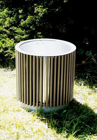 Pflanzbehälter FLORIUM, rund, mit Kiefernholzbelattung lackiert in country brown, Stahlteile in RAL 9006 weißaluminium