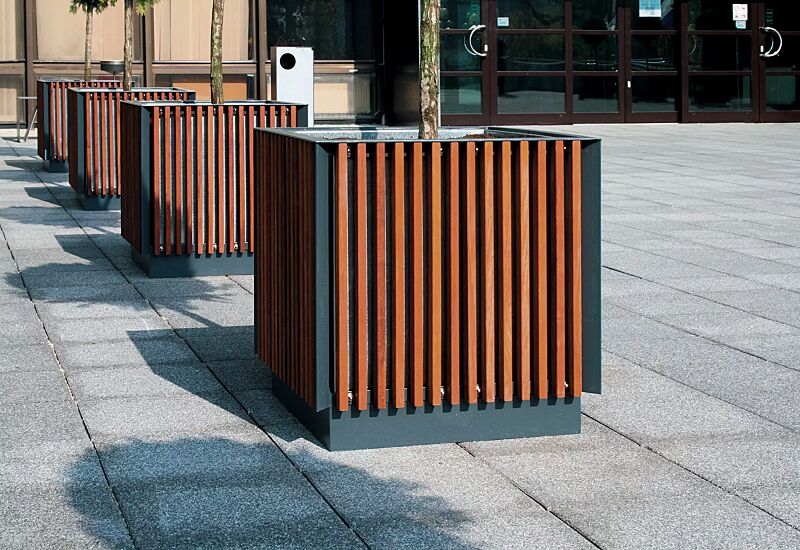 pflanzbehaelter-florium__shoKAT0050407 Pflanzbehälter FLORIUM, quadratisch, mit Jatobaholzbelattung, Stahlteile in RAL 7016 anthrazitgrau