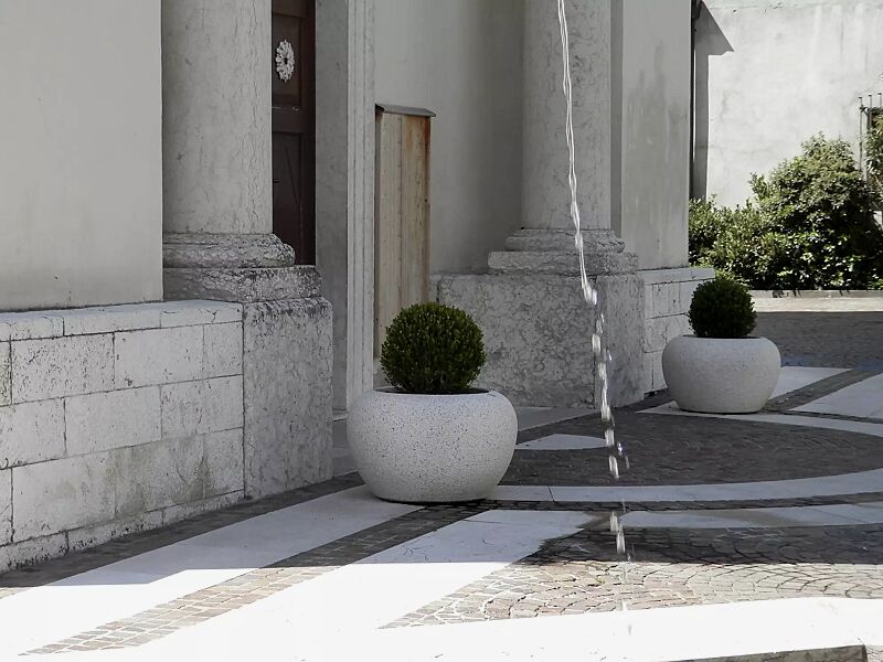 pflanzbehaelter-lunao__shoKAT0054685 Pflanzbehälter LUNAO aus Beton gestockt, Granitoptik weiß