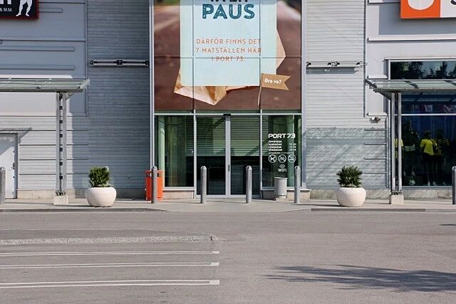 pflanzbehaelter-lunao__shoKAT0054725 Pflanzbehälter LUNAO aus Beton geschliffen, in Granitoptik weiß