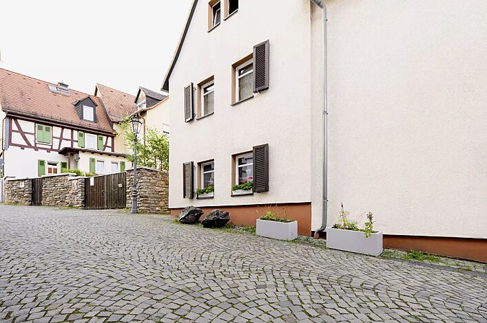 Pflanzbehälter MALOUT NEW, rechteckig, 89 Liter, Höhe x Breite 400 mm x 900 mm, Stahlteile in RAL 9006 weißaluminium