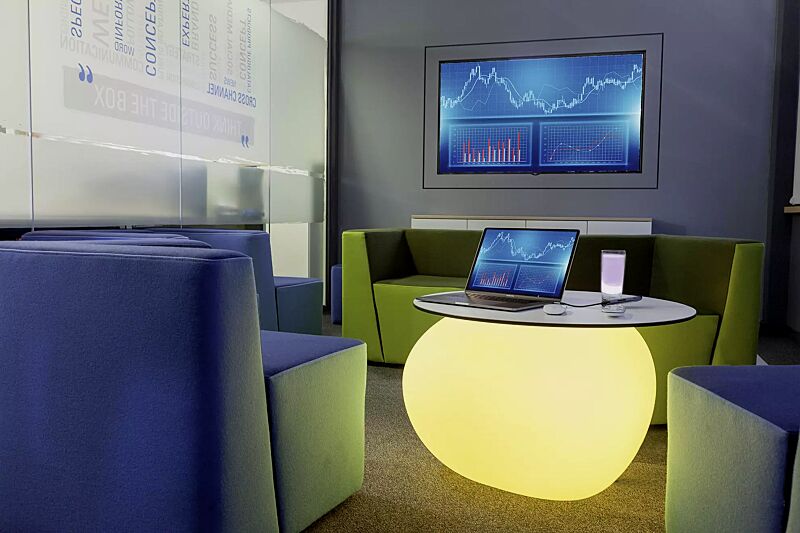 pflanzbehaelter-malur__shoKAT0058615 Pflanzbehälter MALUR-LIGHT, Höhe 490 mm, transluzent beleuchtet, mit aufgesetzter Tischplatte auf Anfrage