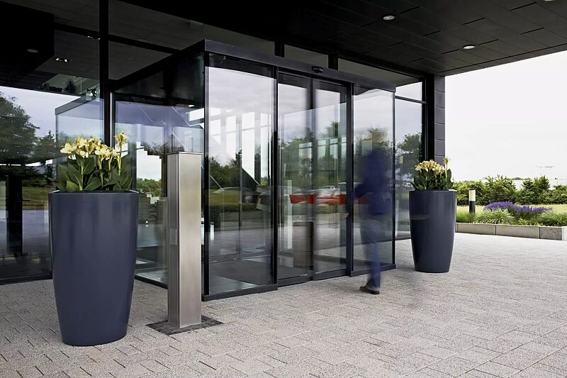 Pflanzbehälter UNA, Höhe 1100 mm, in anthrazitgrau ähnlich RAL 7016