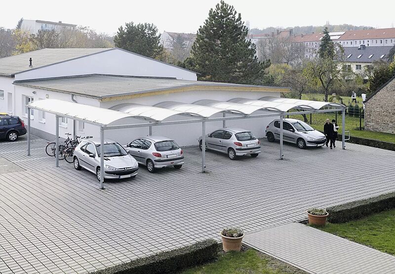 pkw-ueberdachung-kallisto__shoKAT0027747 Pkw-Überdachung KALLISTO mit auftragsbezogener Anpassung für 6 Pkw, Dachbreite x Dachtiefe 15120 mm x 5000 / 10000 mm, Dacheindeckung Polycarbonat, opal transparent, Stahlkonstruktion feuerverzinkt