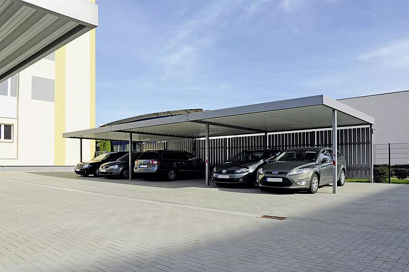 pkw-ueberdachung-z02__shoKAT0030295 Pkw-Überdachung Z02 mit auftragsbezogener Anpassung, für 6 Pkw, Dachbreite x Dachtiefe 15190 mm x 5810 mm, Rückwand mit Stahlblechpaneelen, Stahlkonstruktion und Stahlblechpaneele in RAL 9007 graualuminium