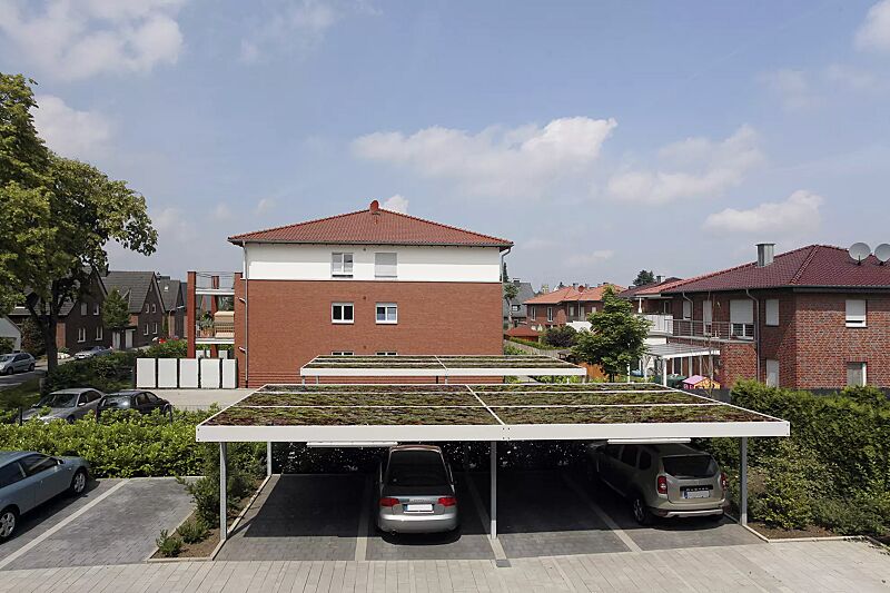 pkw-ueberdachung-z02__shoKAT0063730 Überdachung Z02 für 4 Pkw, Dachbreite x Dachtiefe 10190 mm x 5810 mm, ohne Wände, Stützen feuerverzinkt, mit Dachbegrünungswanne (Sedummatten bauseits), Dach zusätzlich pulverbeschichtet in RAL 7035 lichtgrau